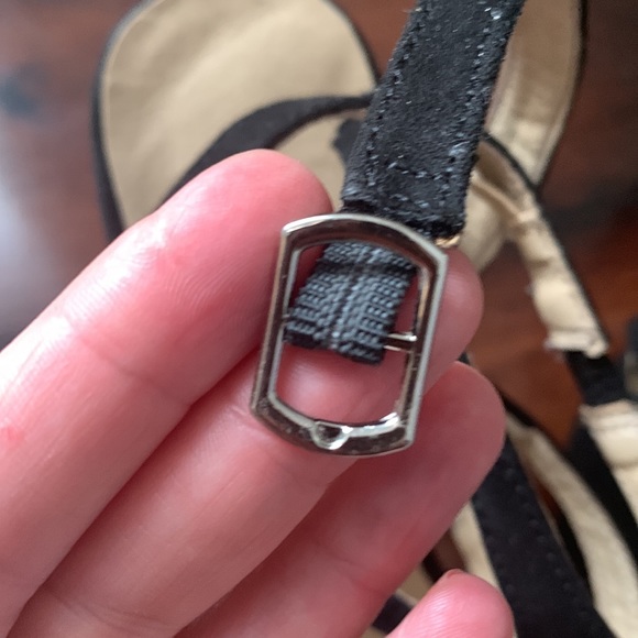 Very gently used Chinese laundry black pump with ankle strap 9.5 - Picture 7 of 7